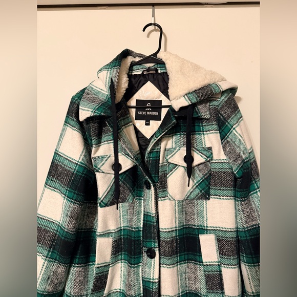 Steve Madden Green, White Plaid Flannel Shirt Jacket Coat Sherpa Lined Hood Sz M - Picture 11 of 12